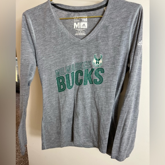 Long Sleeve Milwaukee Bucks T-Shirt - Picture 4 of 7
